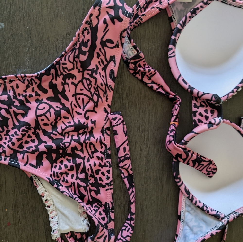 Bathing suit - Picture 3 of 3